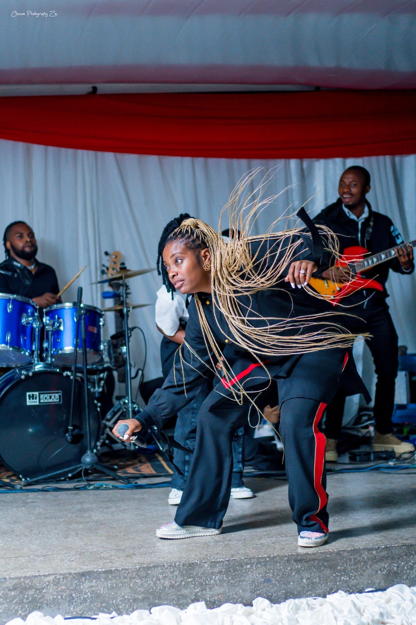 The Healing Missionaries Ft Christine Nkole - Inge Kuwaje Mp3 Download